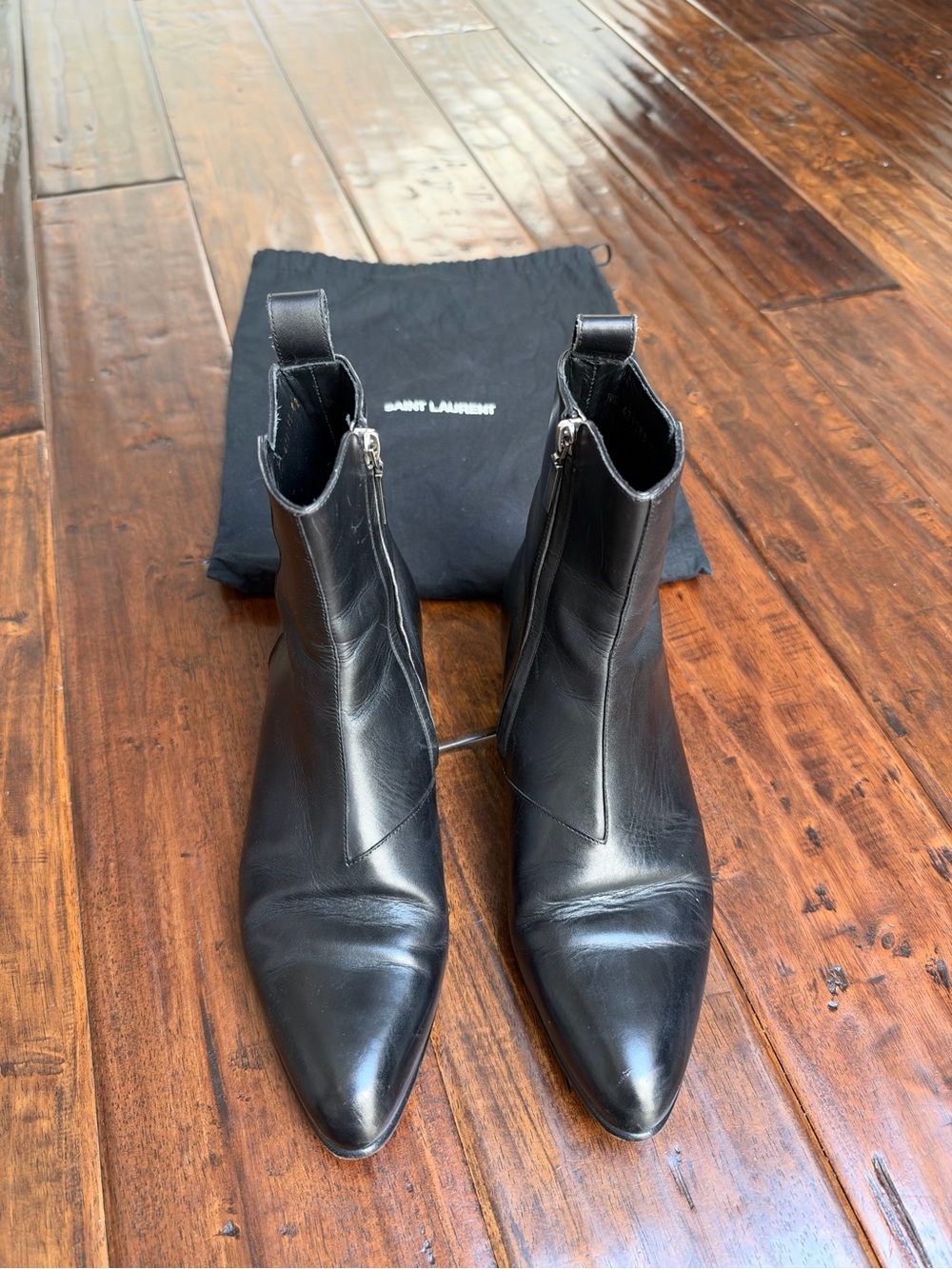 Saint Laurent Men’s Black Leather Pointed Ankle Boots